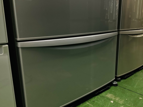 冷蔵庫の3ドア冷蔵庫