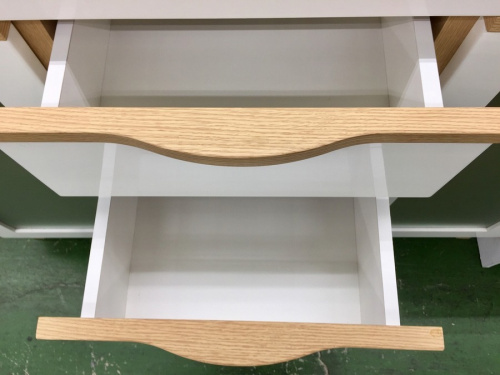 キッチンカウンターの草加　中古ショップ