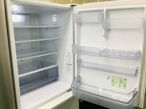 4ドア冷蔵庫のAQUA