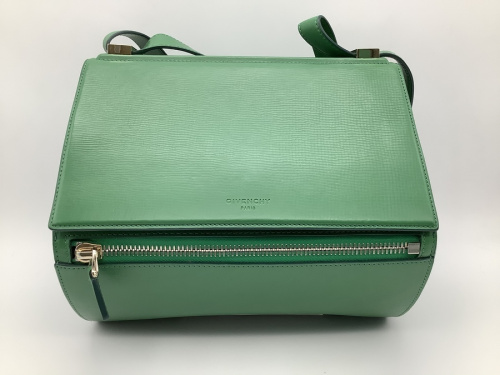 バッグ・財布のバッグ