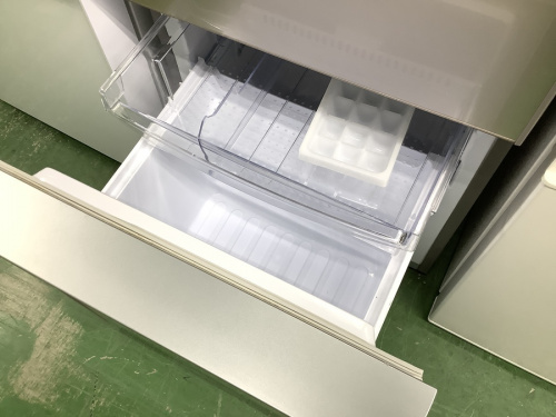 2ドア冷蔵庫のSHARP