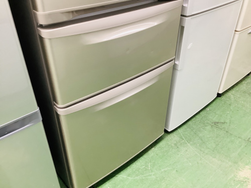 冷蔵庫の3ドア冷蔵庫