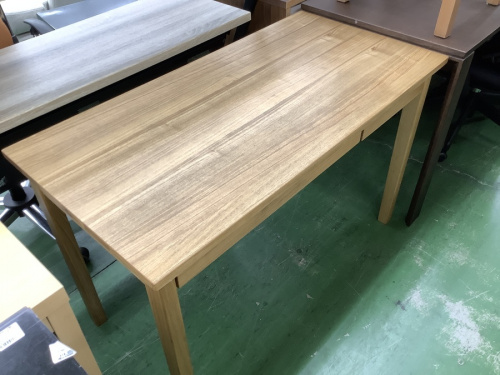 生活家具のデスク