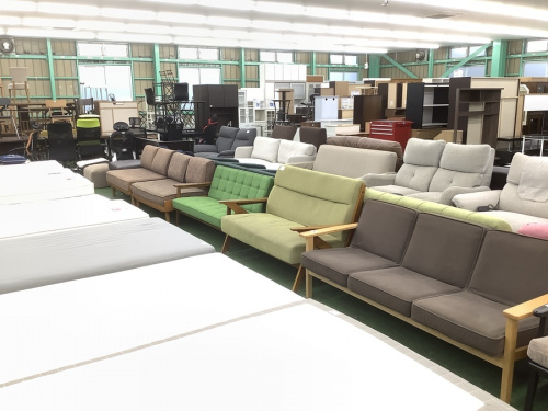 テーブルのダイニングテーブル