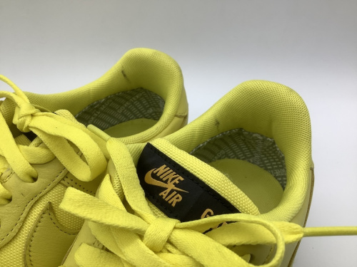 スニーカーのローカットスニーカー