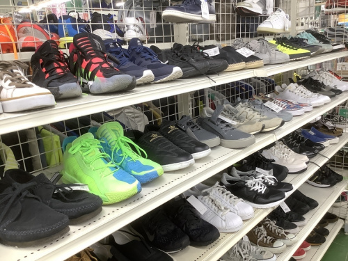 中古スニーカー