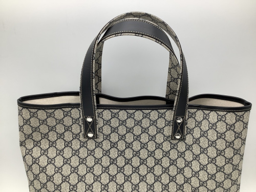 バッグのトートバッグ