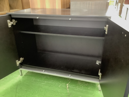 万能収納のキャビネット