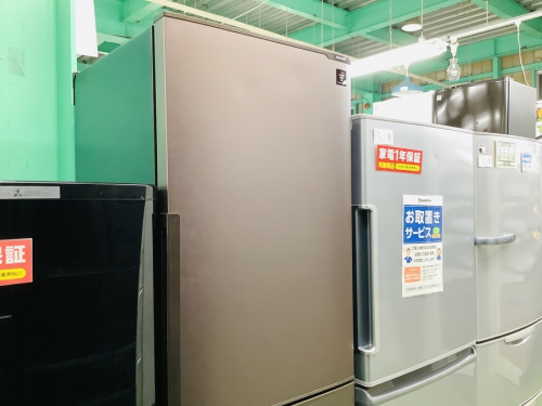 冷蔵庫の2ドア冷蔵庫