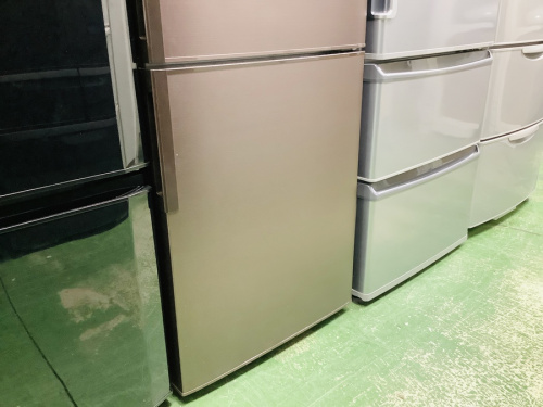 2ドア冷蔵庫のSHARP