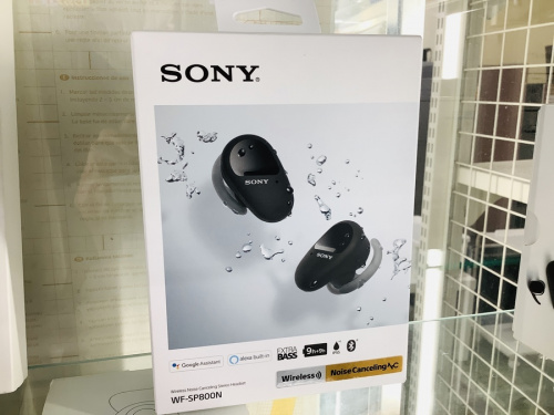 オーディオ機器のヘッドホン