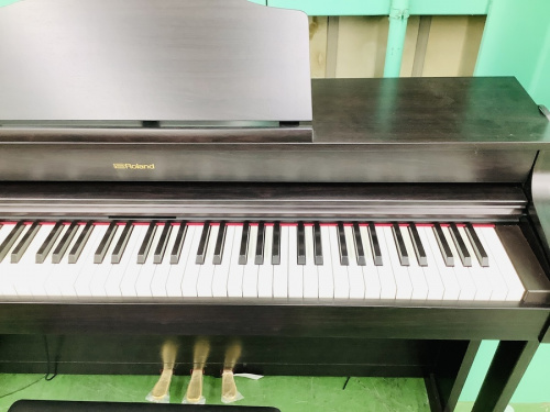 電子ピアノのROLAND