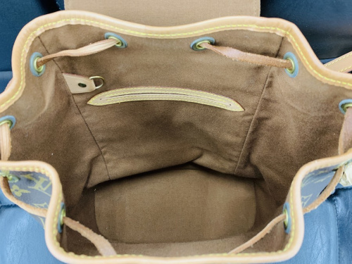 リュックのLOUIS VUITTON