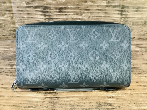 セカンドバッグのLOUIS VUITTON