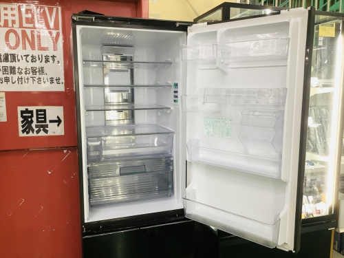 冷蔵庫の4ドア冷蔵庫