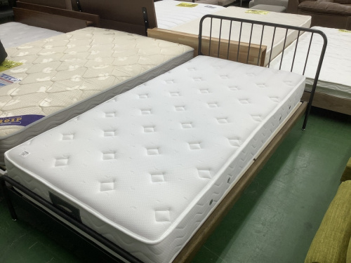 チェストのベッド