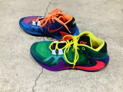 スポーツタイプスニーカー(バスケットボールシューズ)のNIKE