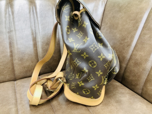リュックのLOUIS VUITTON