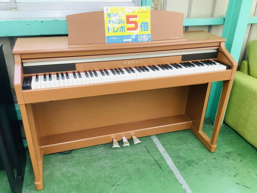 中古楽器店の電子ピアノ