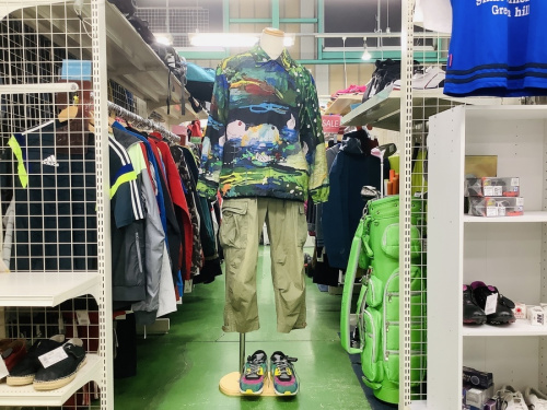 ジャケットの総柄コーチジャケット