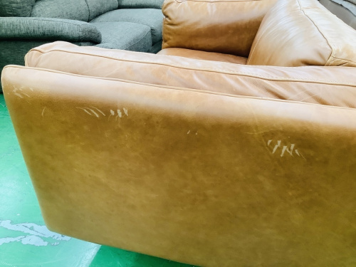 2人掛けソファーのtabu leather Works