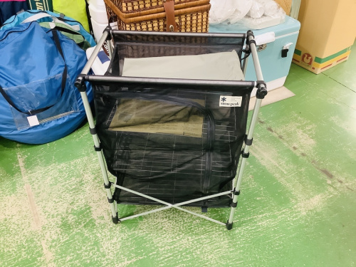 アウトドア雑貨のネットラックスタンド