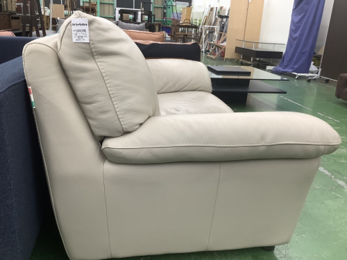 2人掛けソファーのNICOLETTI HOME