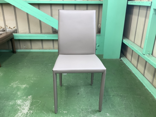 イスのダイニングチェアー