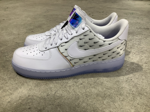 スニーカーのローカットスニーカー