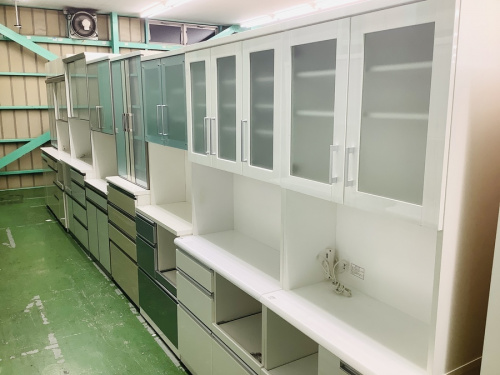 ベッドのクイーンベッド