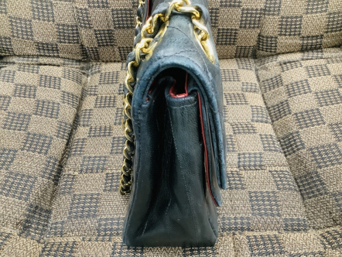 ダブルフラップチェーンショルダーバッグのCHANEL