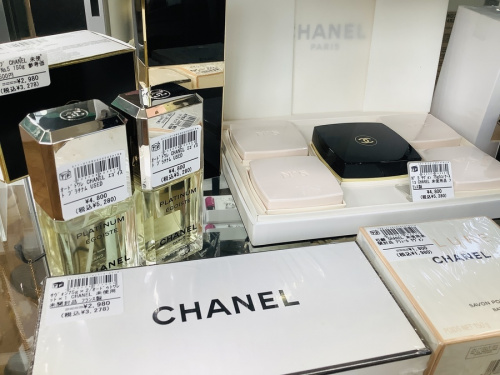 フローラコンパクトウォレットのGUCCI