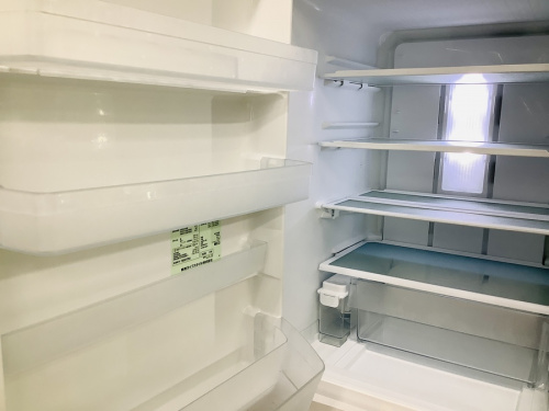 冷蔵庫の3ドア冷蔵庫