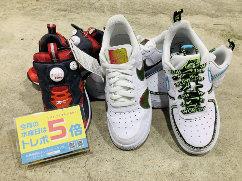 靴のスニーカー