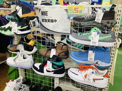 ミッドカットスニーカーのNIKE