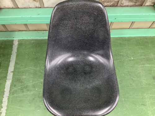 ファイバーグラスシェルチェアのHerman Miller