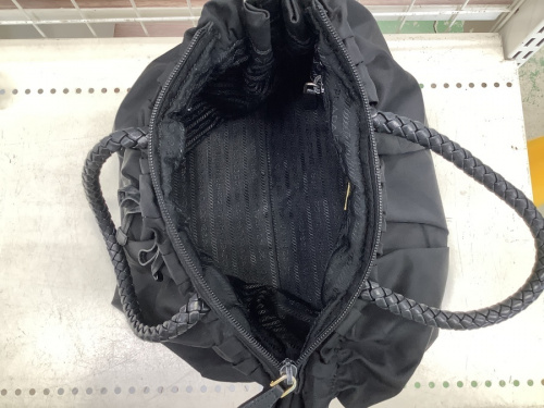 2WAYナイロンバッグのPRADA