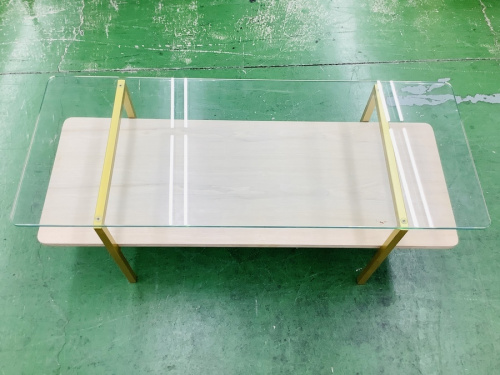 生活家具のテーブル