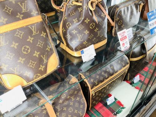 バッグのショルダーバッグ