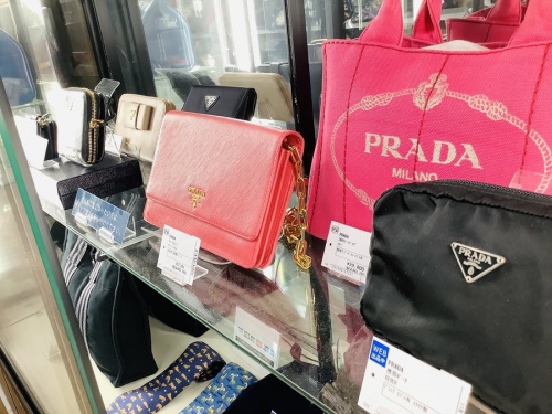 ショルダーバッグのLOUIS VUITTON