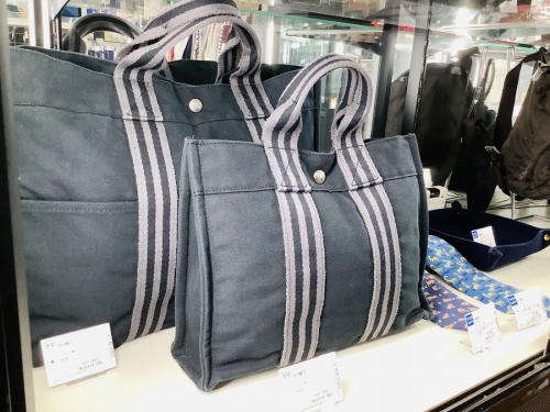 LOUIS VUITTONのカルトシエール