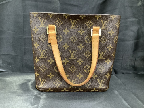 バッグのトートバッグ