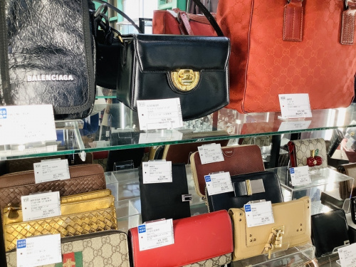 BALENCIAGAのバレンシアガ