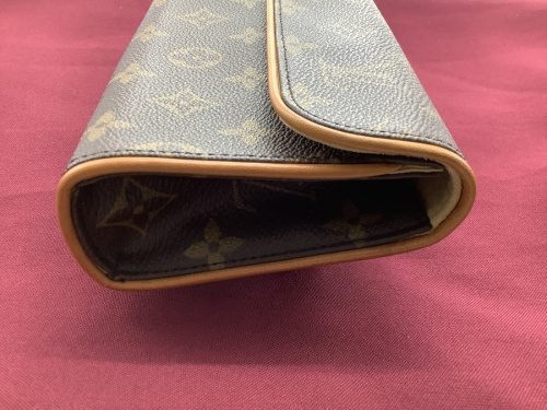 ウエストポーチのLOUIS VUITTON