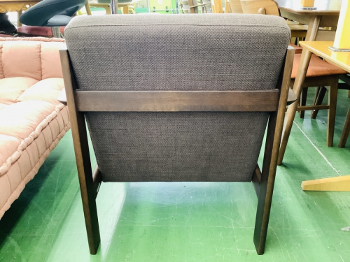 1人掛けソファーのkarimoku