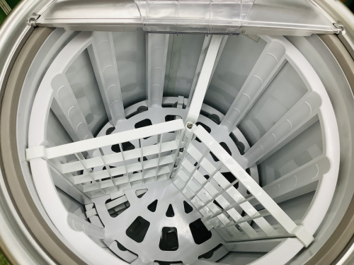 缶型冷蔵庫のRed bull