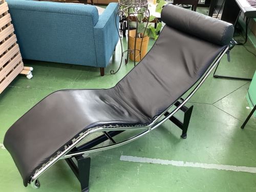 ソファのシェーズロングLC4