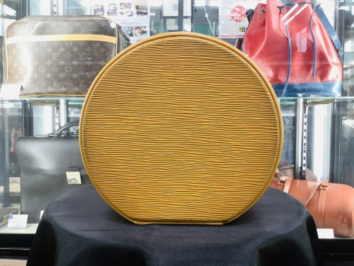 中古ブランドのバッグ