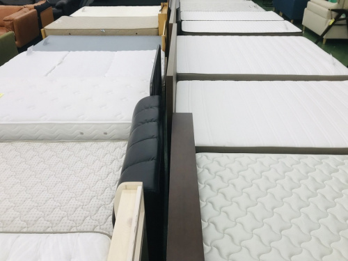 Simmonsの中古家具