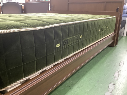 ワイドダブルベッドのFrance Bed